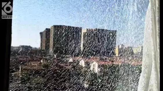 红星紫郡11家住户玻璃爆裂住户质疑质量差物管甩锅天气热