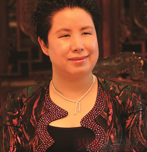 找成龙代言后，霸王洗发水怎么样了？创始夫妻内斗大闹香港