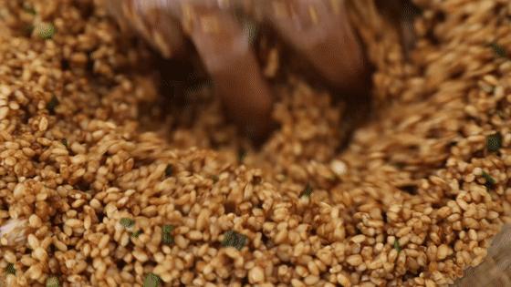 粽子怎么能包的特别紧不漏米,煮粽子时为何会出现粽子夹生现象