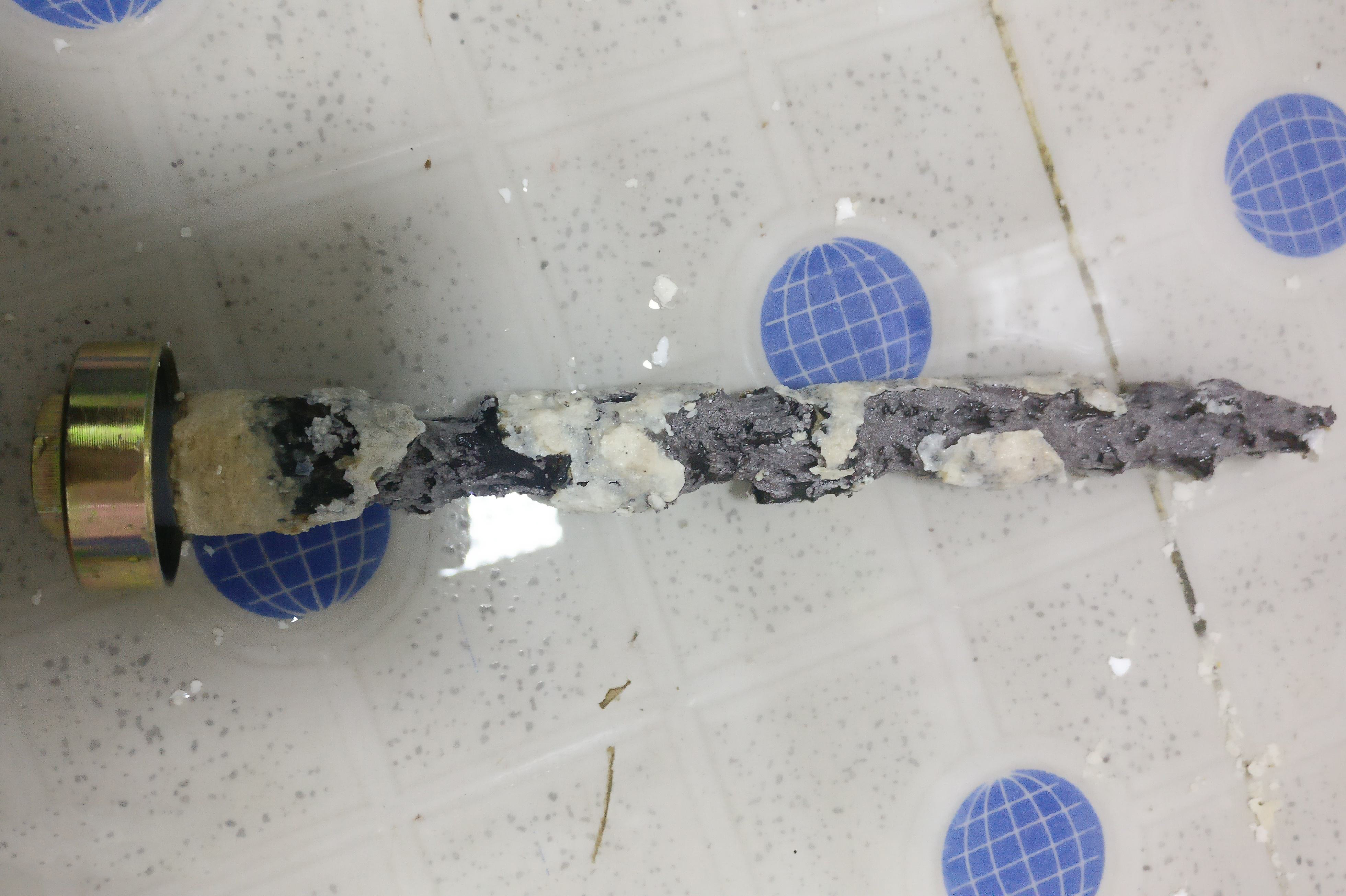 电热水器买什么牌子的好更安全,同一品牌电热水器便宜和贵的区别