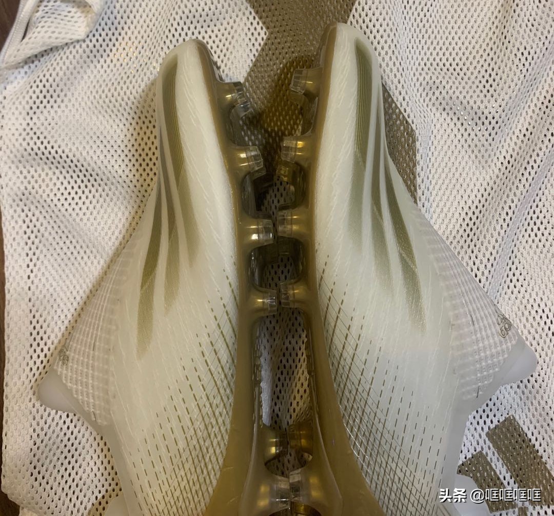 快过光速！阿迪达斯XGhosted+超顶级足球鞋入手