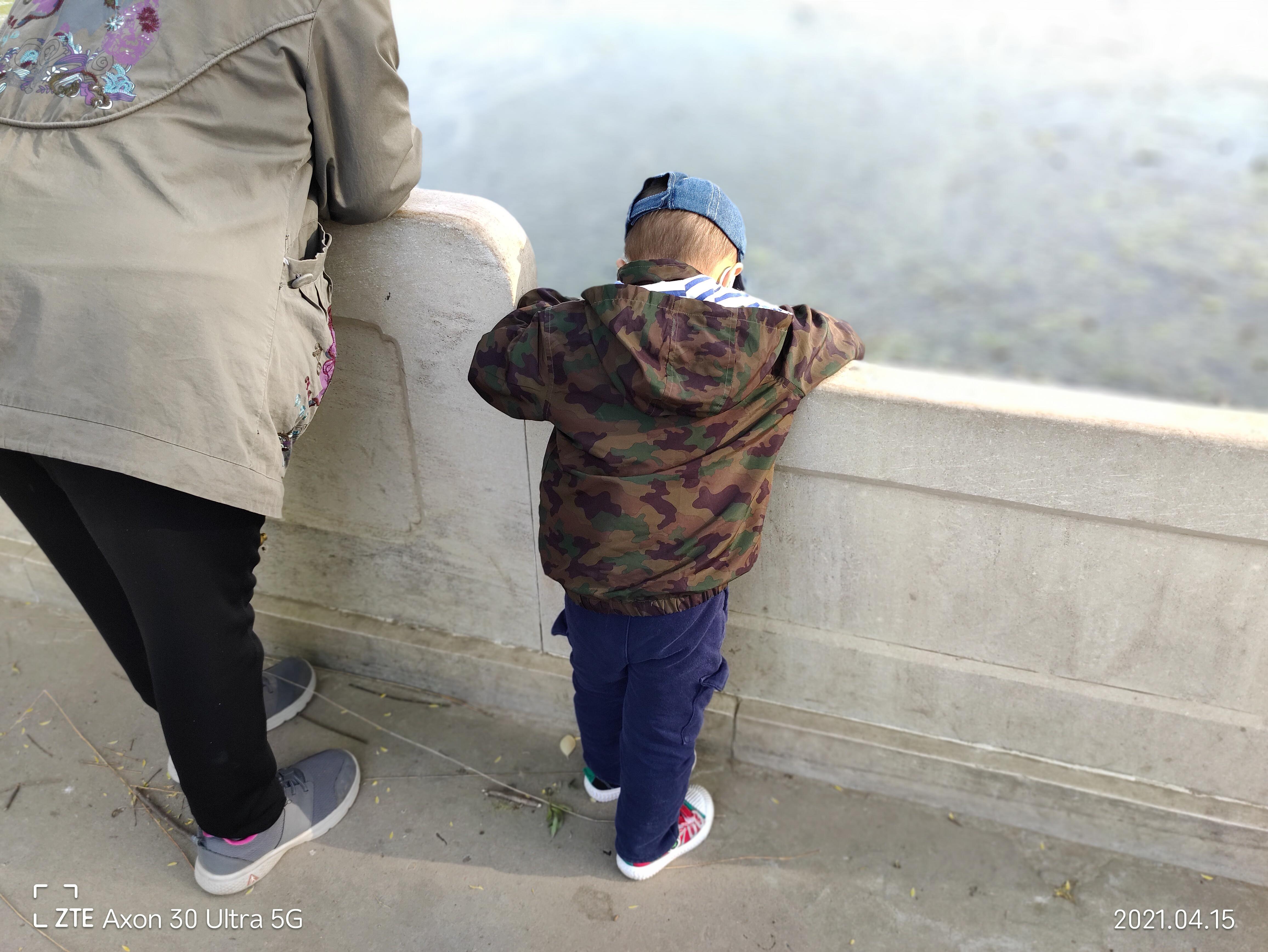 中兴axon30pro测评小白测评,中兴axon30ultra三千新机能入手吗