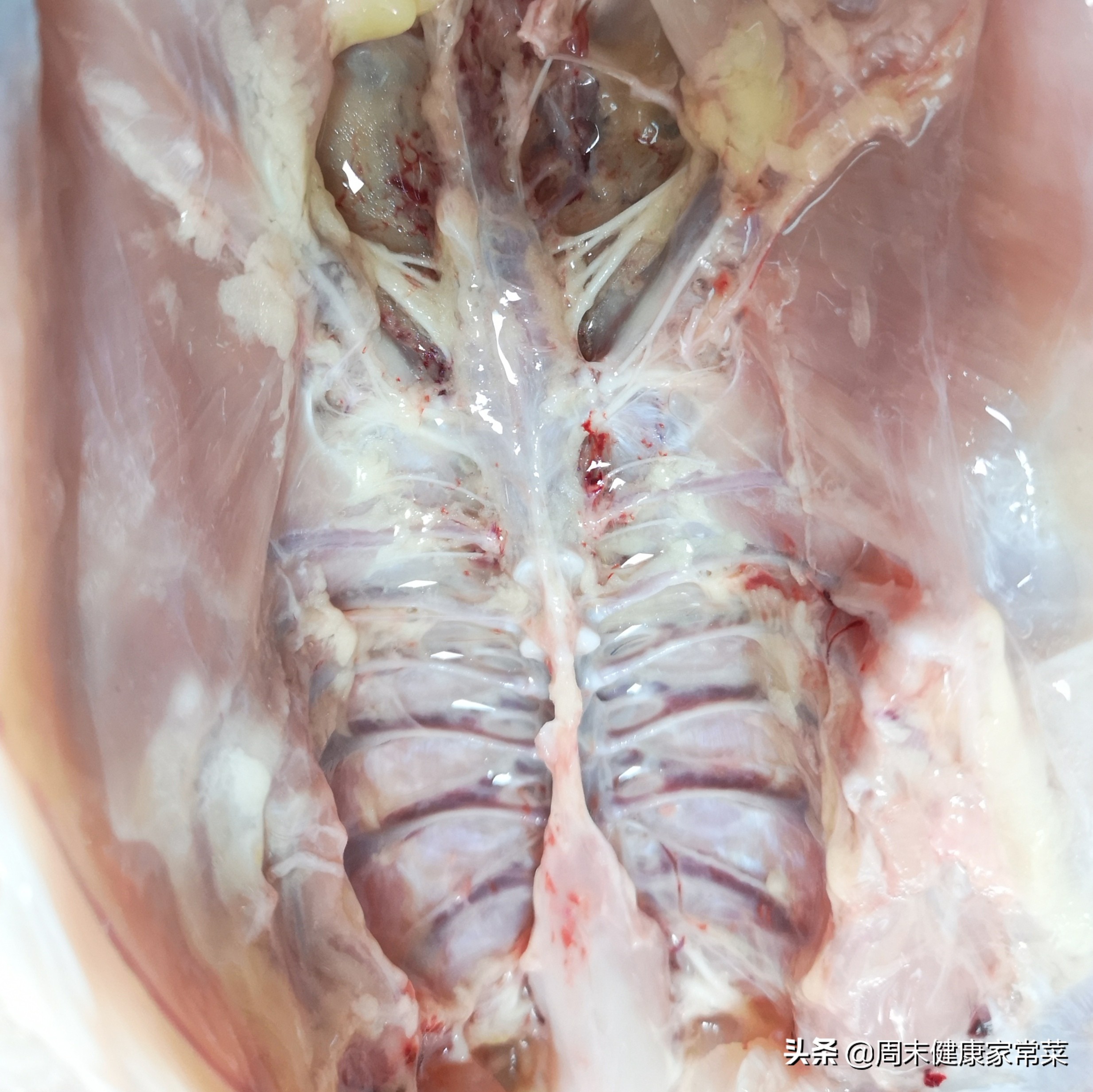 怎么把一只鸡完全脱骨,整只鸡如何完整脱骨