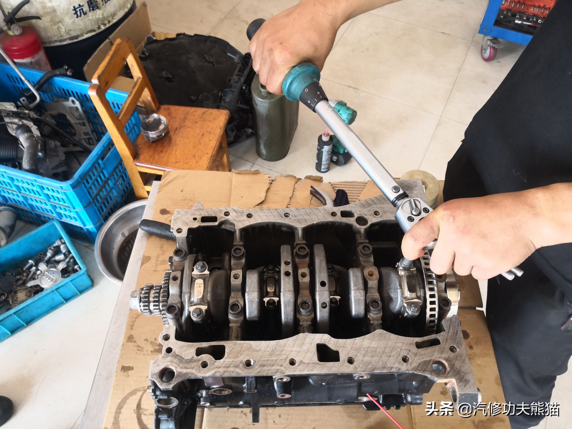 如何检测奥迪三代ea888是否烧机油,大众三代ea888发动机机油灯报警