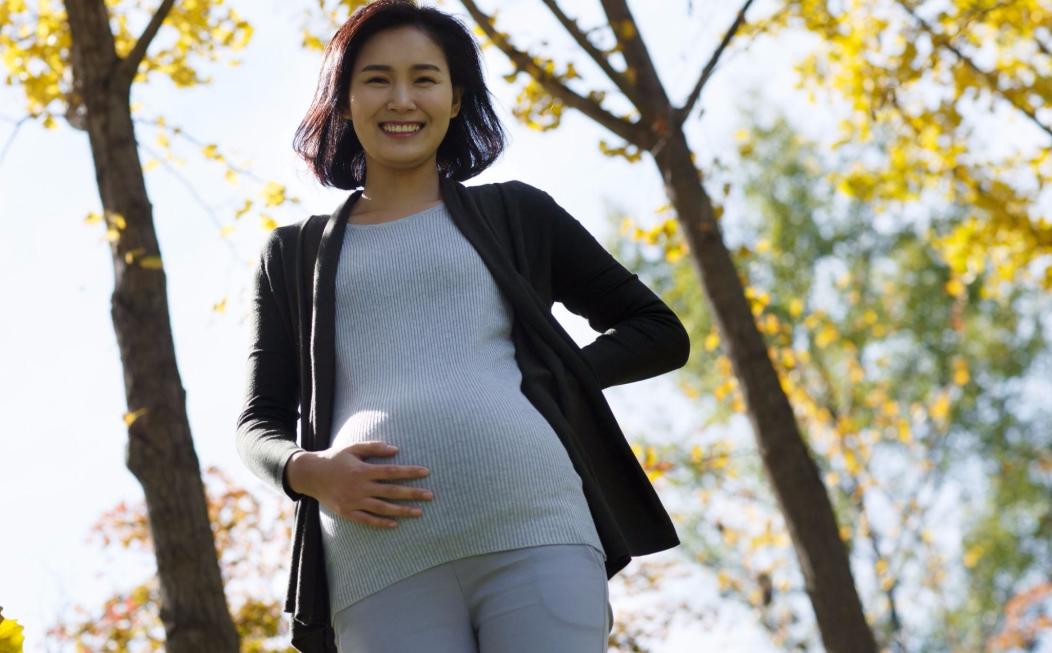 媳妇怀孕生娃公公婆婆不闻不问,媳妇怀孕期间丈夫吸烟怎么办