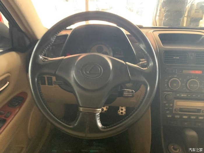 01年的雷克萨斯is200多少钱,2001年雷克萨斯is200