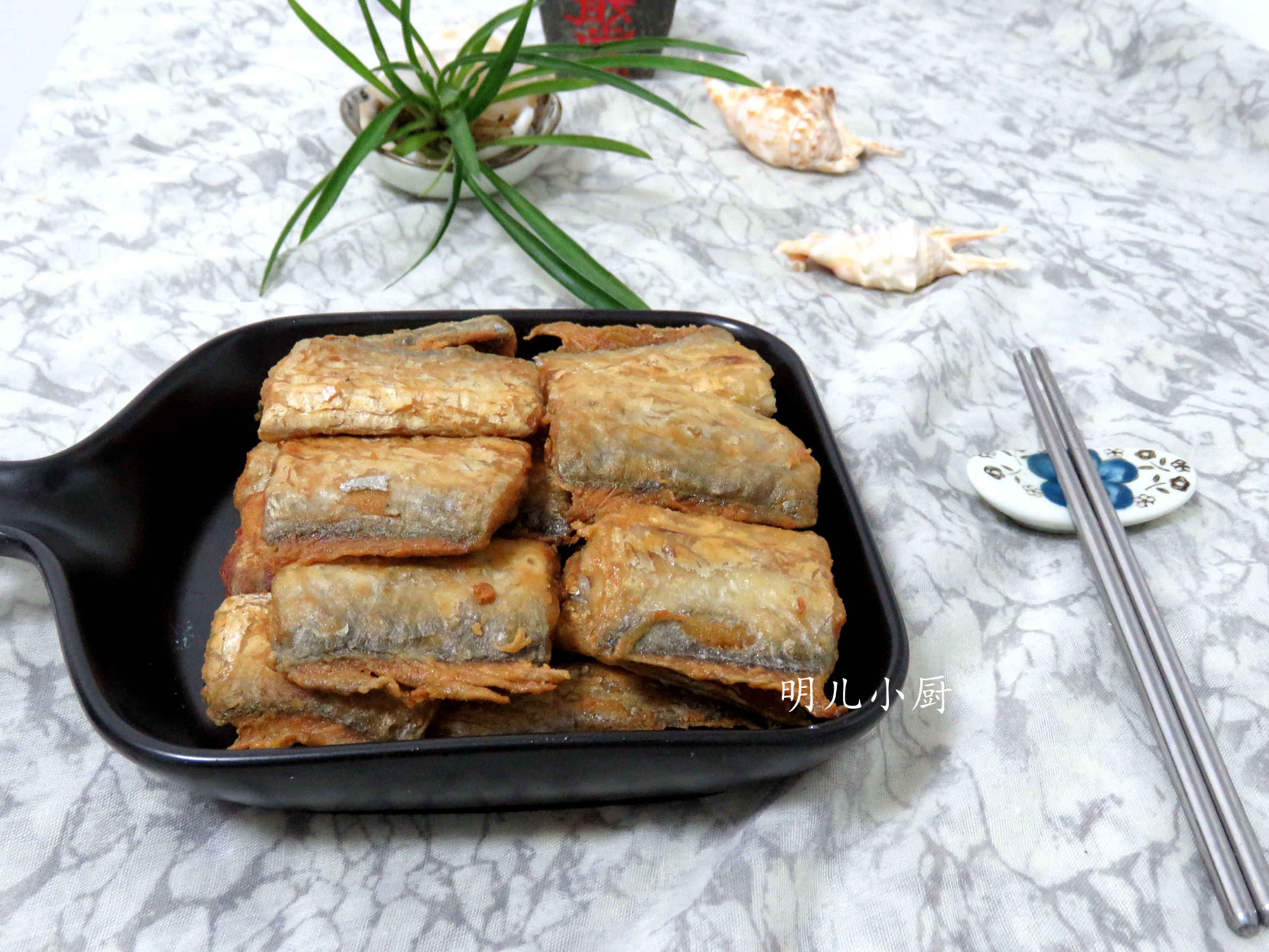 炸带鱼段怎么炸香酥脆好吃不粘锅,油炸带鱼不粘锅的方法