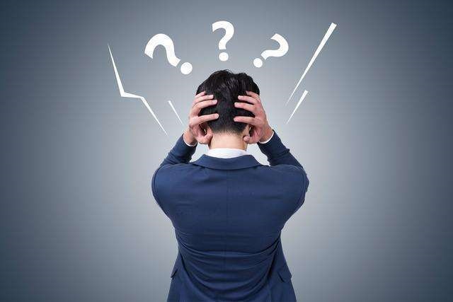 领导公开批评你，低情商的人立刻反驳，高情商的人能利用这些机会