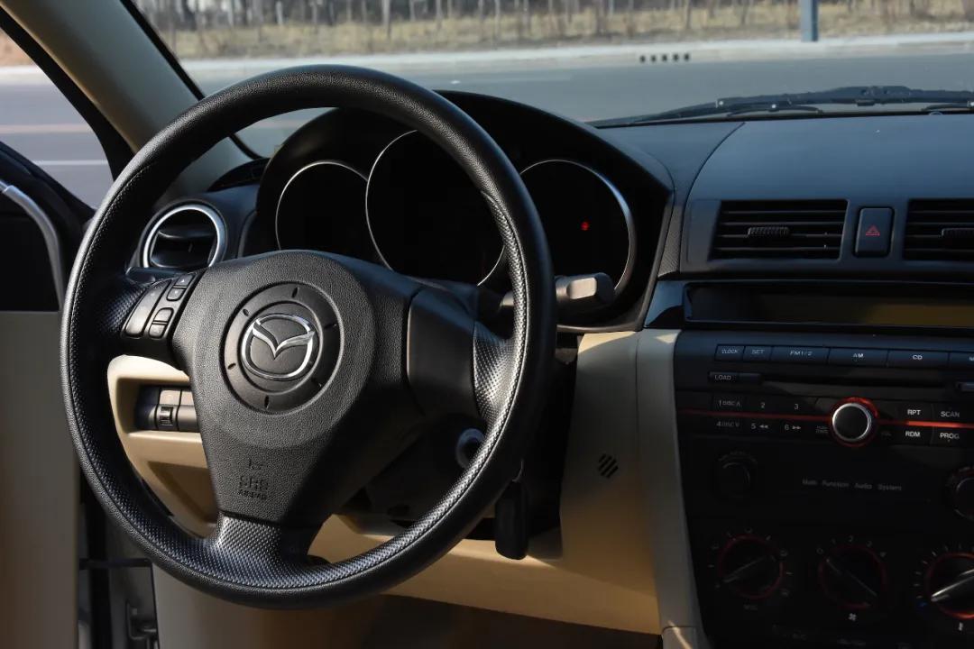 大学生三万推荐买什么车,女生买马自达3适合吗