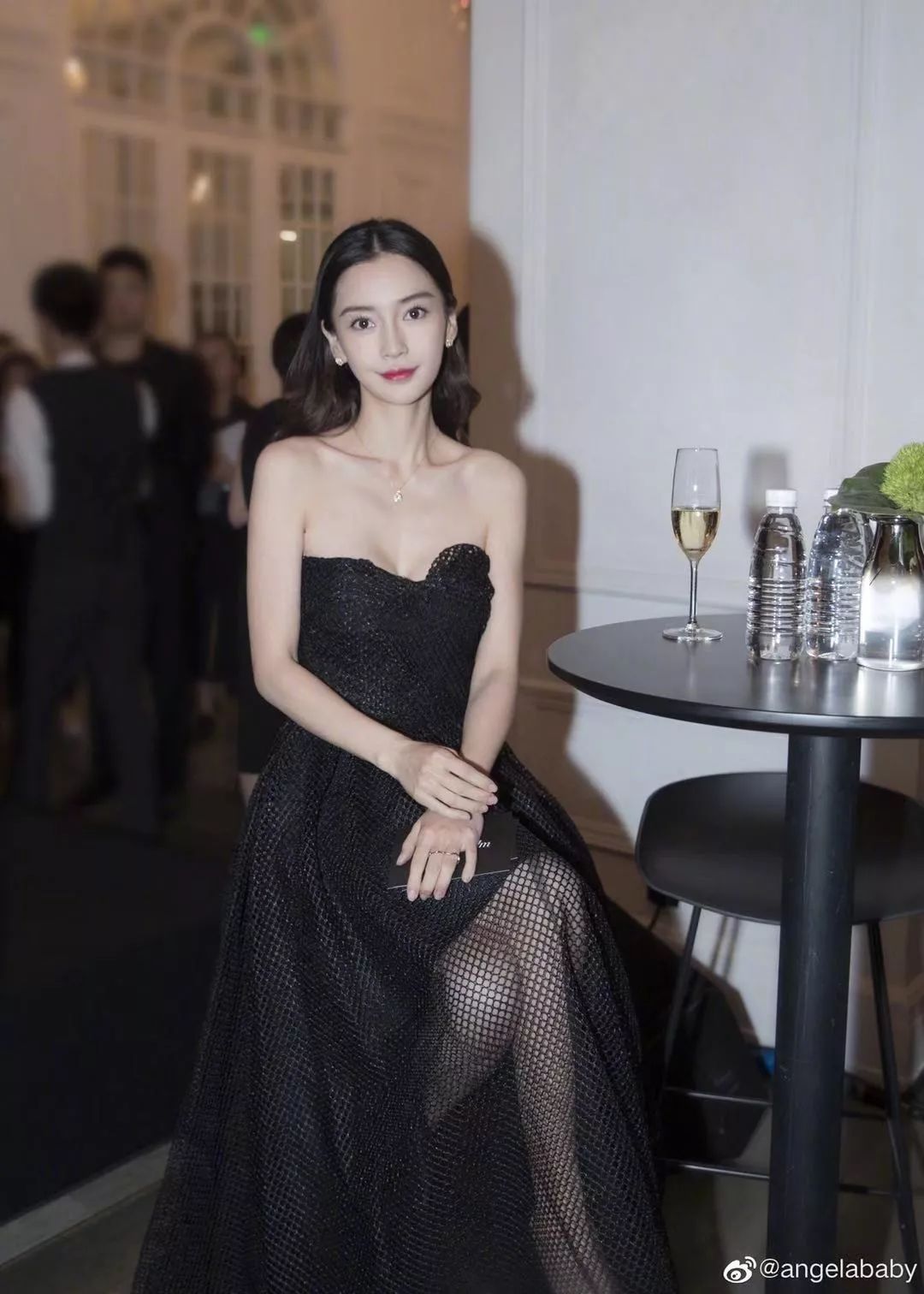 baby大秀事业线肋骨尽显瘦脱相,baby瘦胸前肋骨