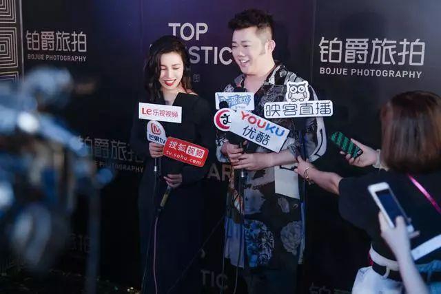 铂爵旅拍电梯广告,铂爵旅拍成都广告