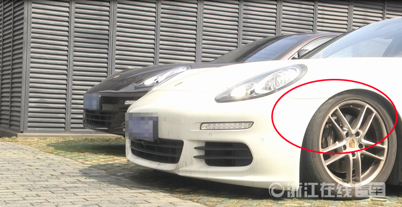 保时捷车开着突然塌了,保时捷车在4s店修出了问题