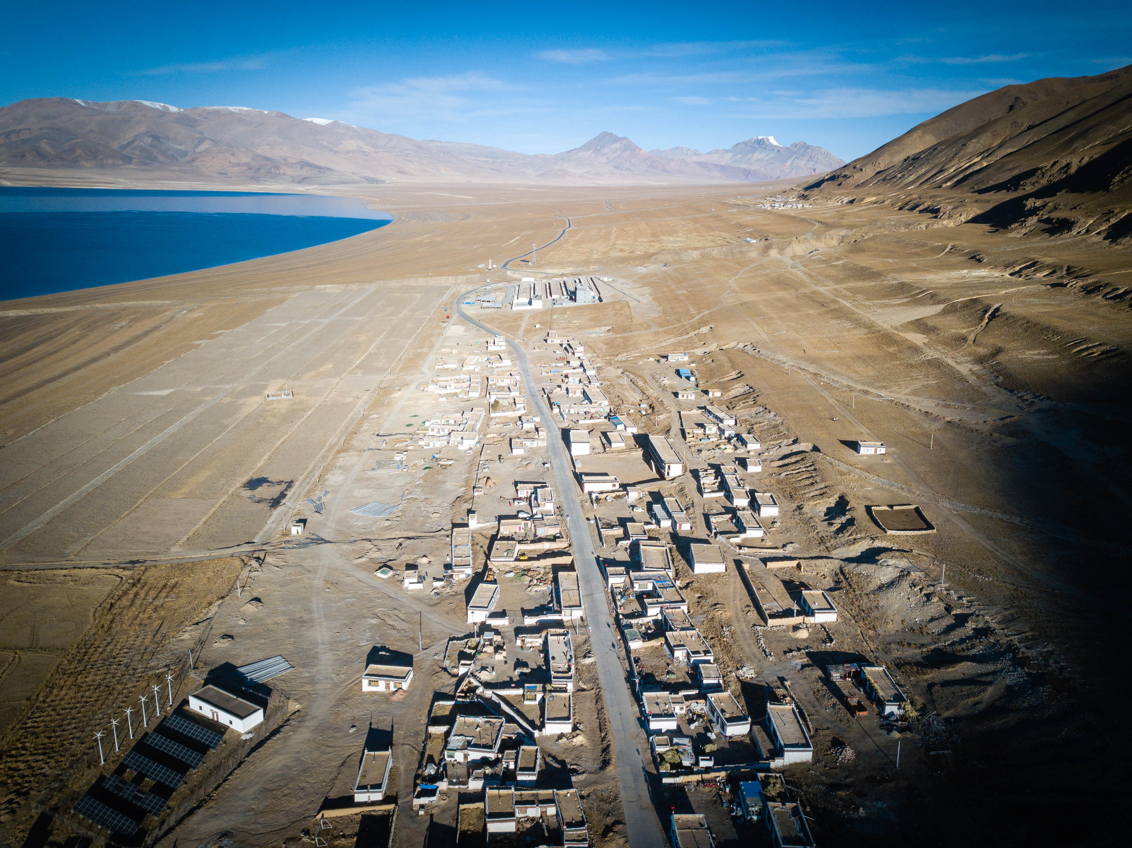 开比亚迪唐越野,比亚迪唐去无人区