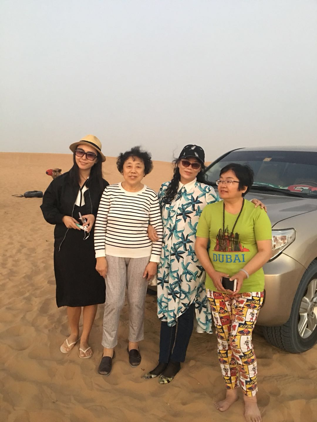 去迪拜冲沙穿什么鞋,去迪拜冲沙