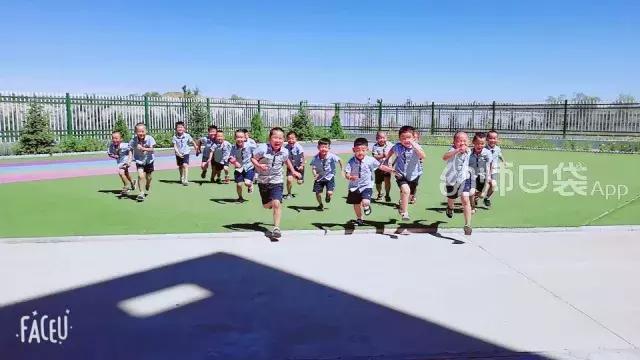 毕业最创意的毕业照多人,毕业照用什么造型好看