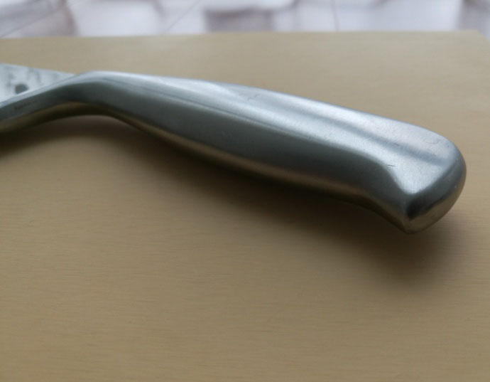 找来几把厨刀品评一下，打发在家无聊时光