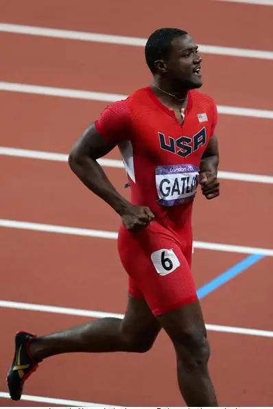 特步和nike有什么关系吗 (nike与特步对比)