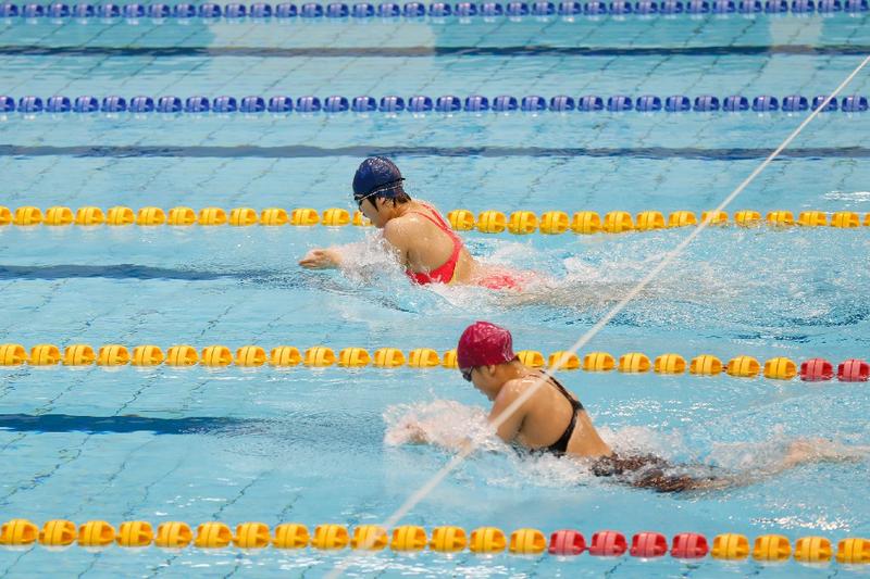 解锁体教融合|从小学到高中兼顾游泳与学业,深圳小将张佳妮圆梦清华