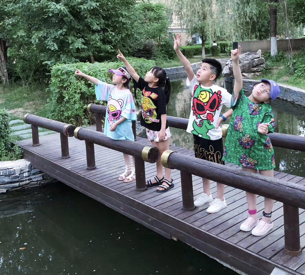 父母离婚对15岁小孩有哪些伤害,如果爸妈要离婚该怎么解决