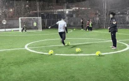 哪位国足大佬踢的张效瑞,张效瑞成功了吗