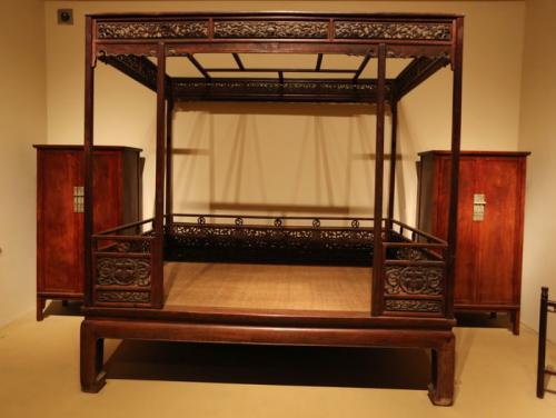 一张床买下来多少钱,一张床的价格800