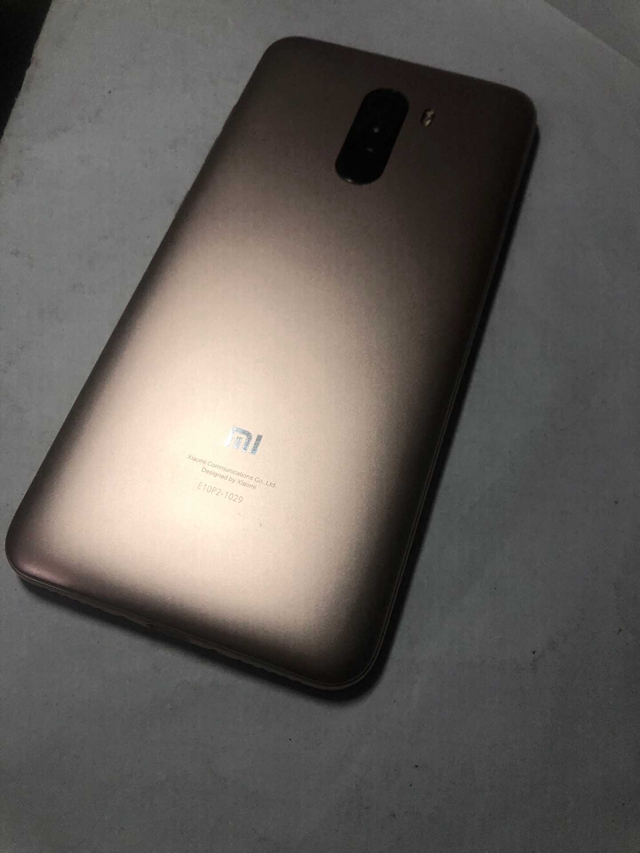 小米8“变种版”工程机泄露，背壳下方印有MILOGO！