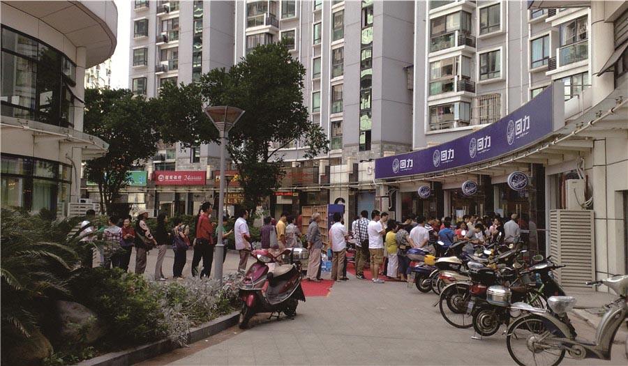 回力复古好看还是经典好看,老款式回力还值得穿吗