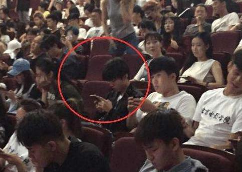 王俊凯绅士,王俊凯的绅士动作