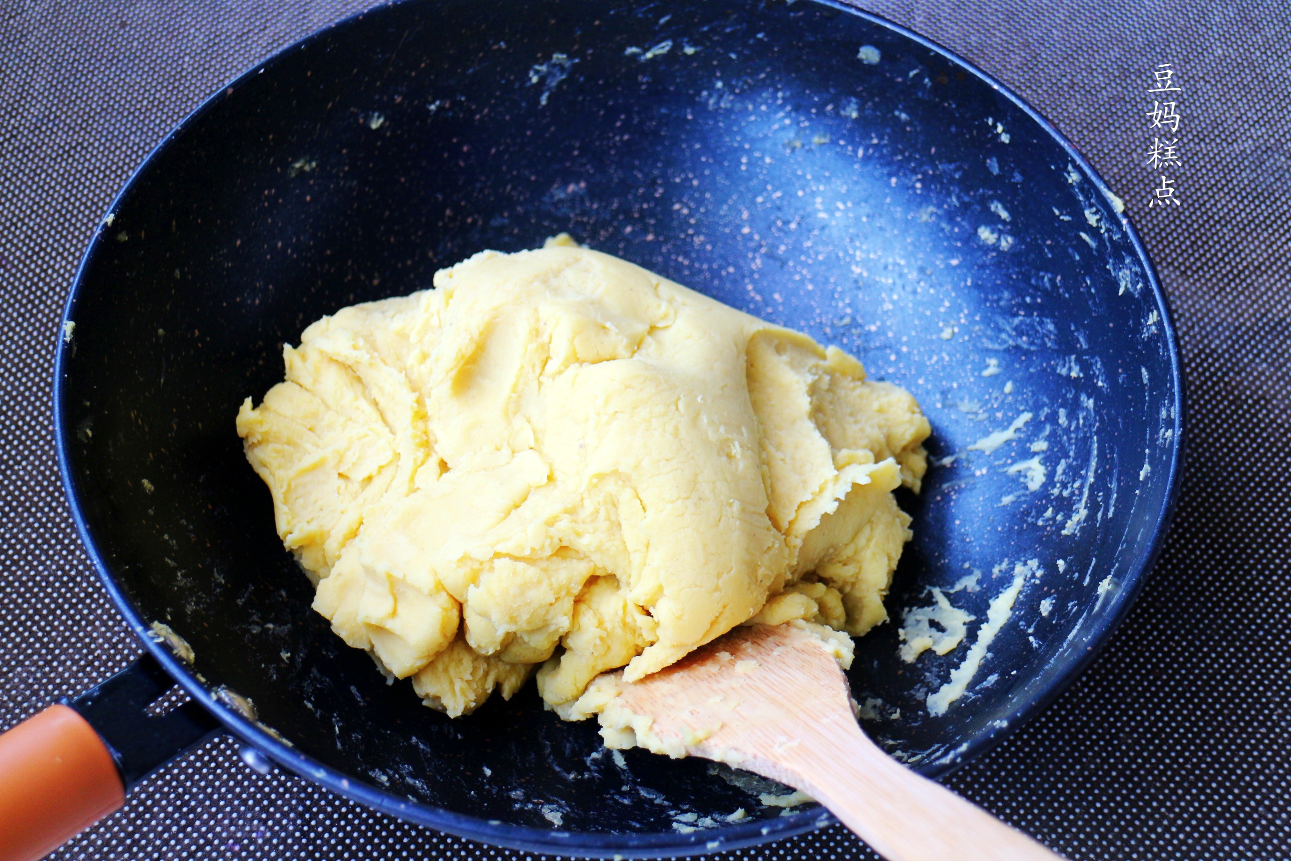 怎么自制绿豆糕好吃窍门,自制绿豆糕用什么方法