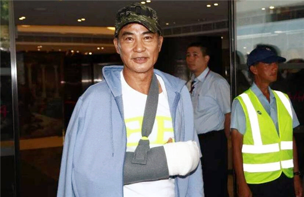 任达华哥哥任达荣身份揭秘,香港警察任达荣