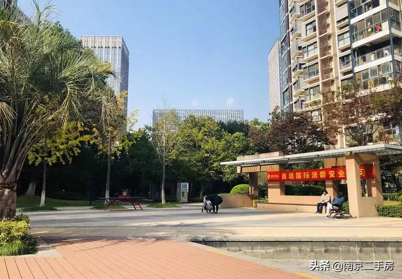 房价超7万/㎡！实探河西中部门禁超严小区，现场竟被圈粉了