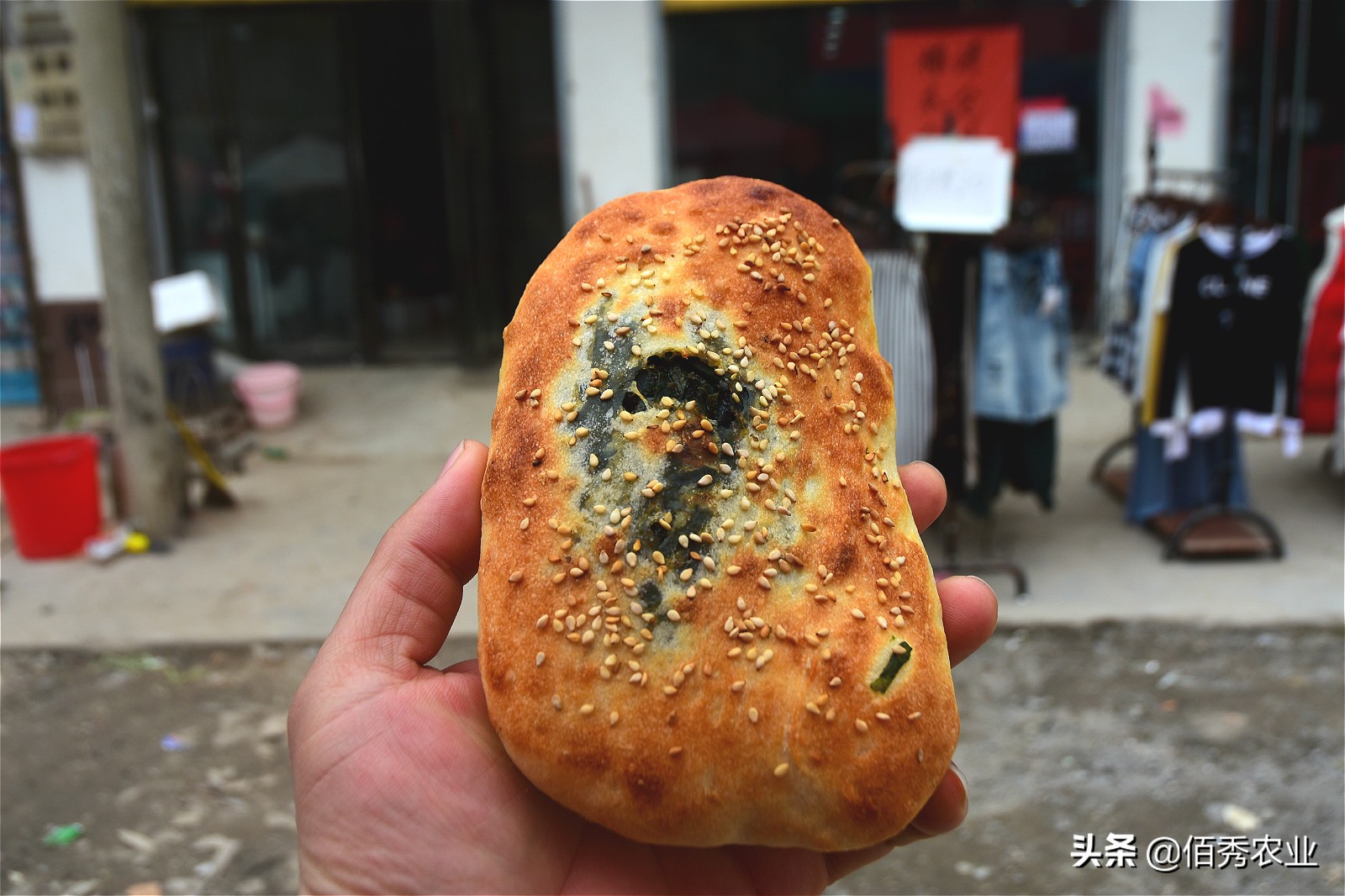 农村小生意人的生财之道，表面被人说“傻”，背地里赚大钱