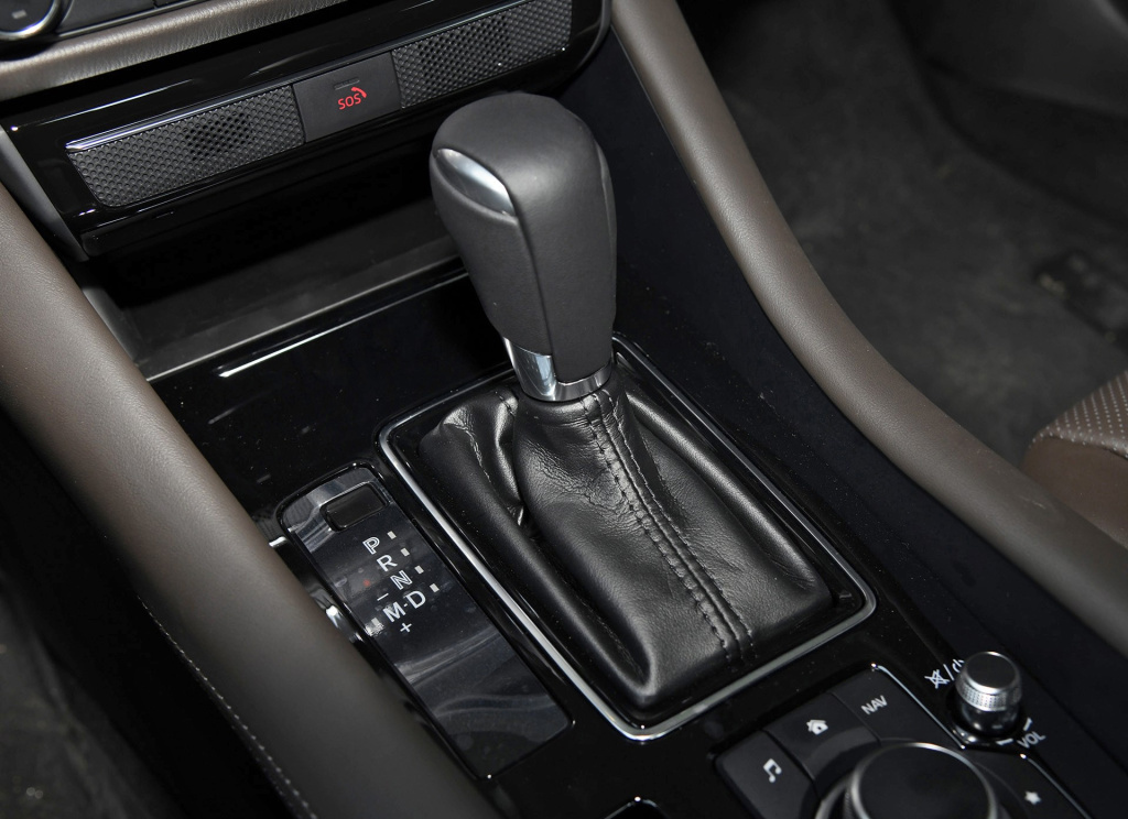 马自达阿特兹2.0l和2.5l怎么选择,天籁2.0l与阿特兹2.5l该怎么选