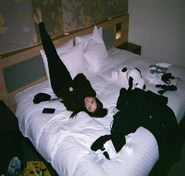 郭碧婷超大钻戒闪到我了，从“照骗”到真女神，34岁照样嫁豪门