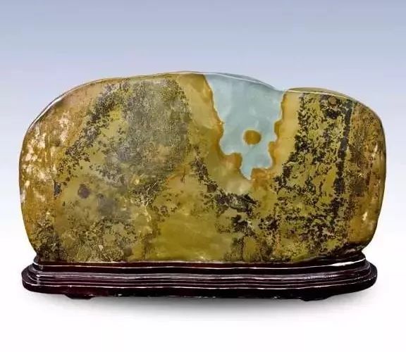 捡到这种石头千万别扔价值2亿,河里捡到的价值不菲的石头