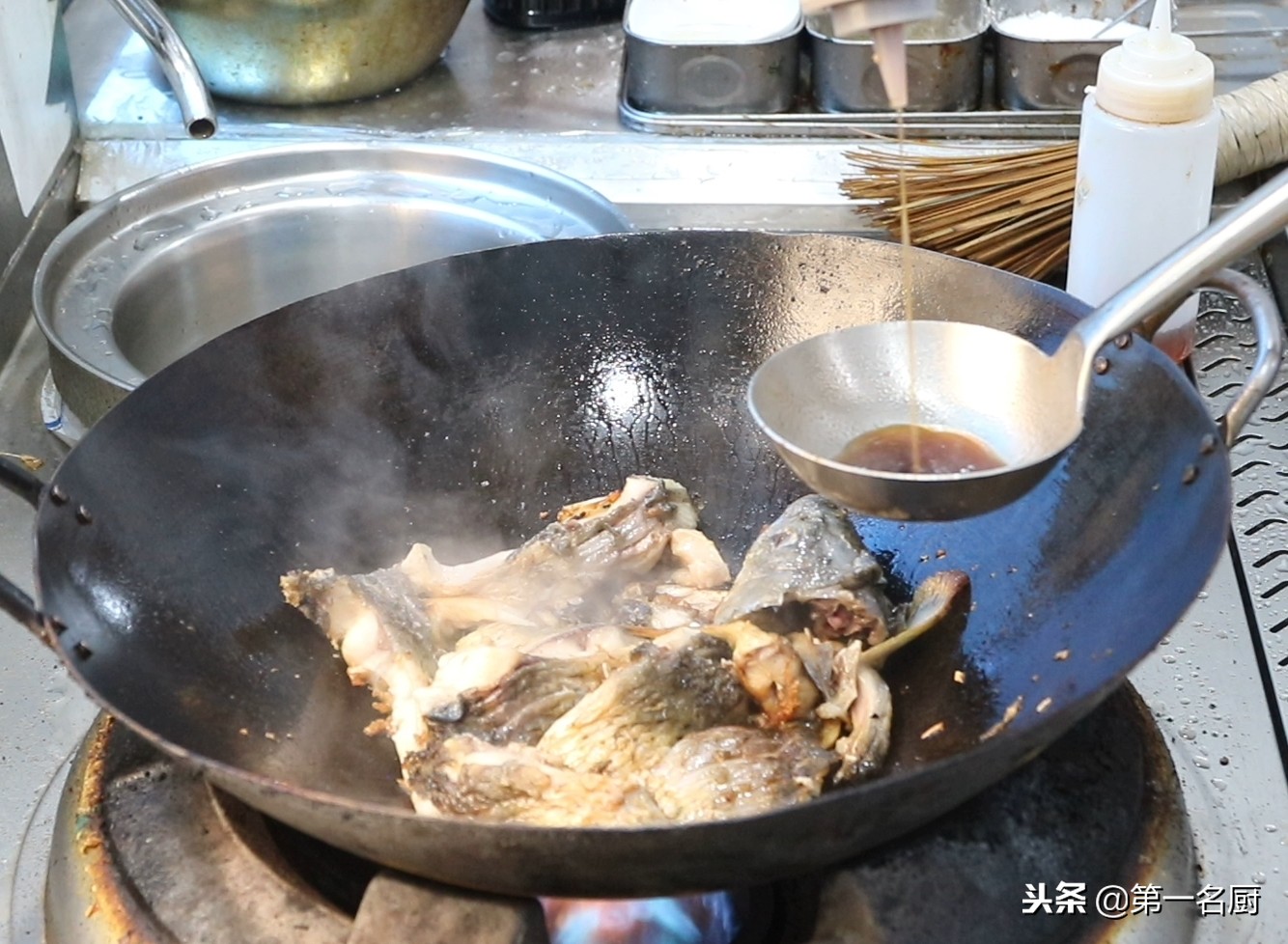 煎鲤鱼不粘锅不破皮的正确做法,煎焖鲤鱼的做法视频