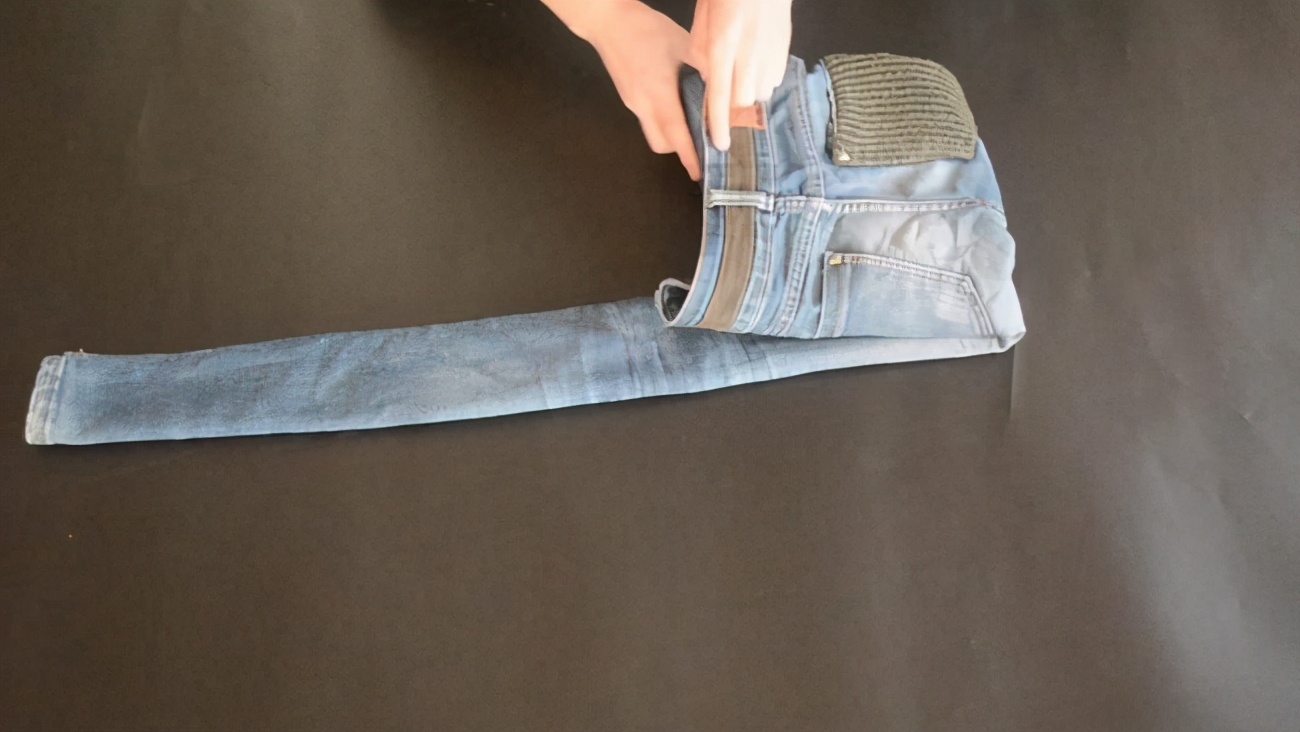 衣服太多怎么收纳女士裤子,怎么收纳裤子最简单的方法