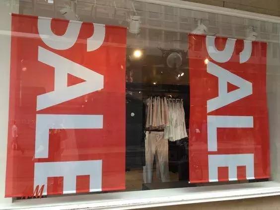 2024夏装童装陈列展示效果图,时尚小熊童装夏款陈列展示效果图