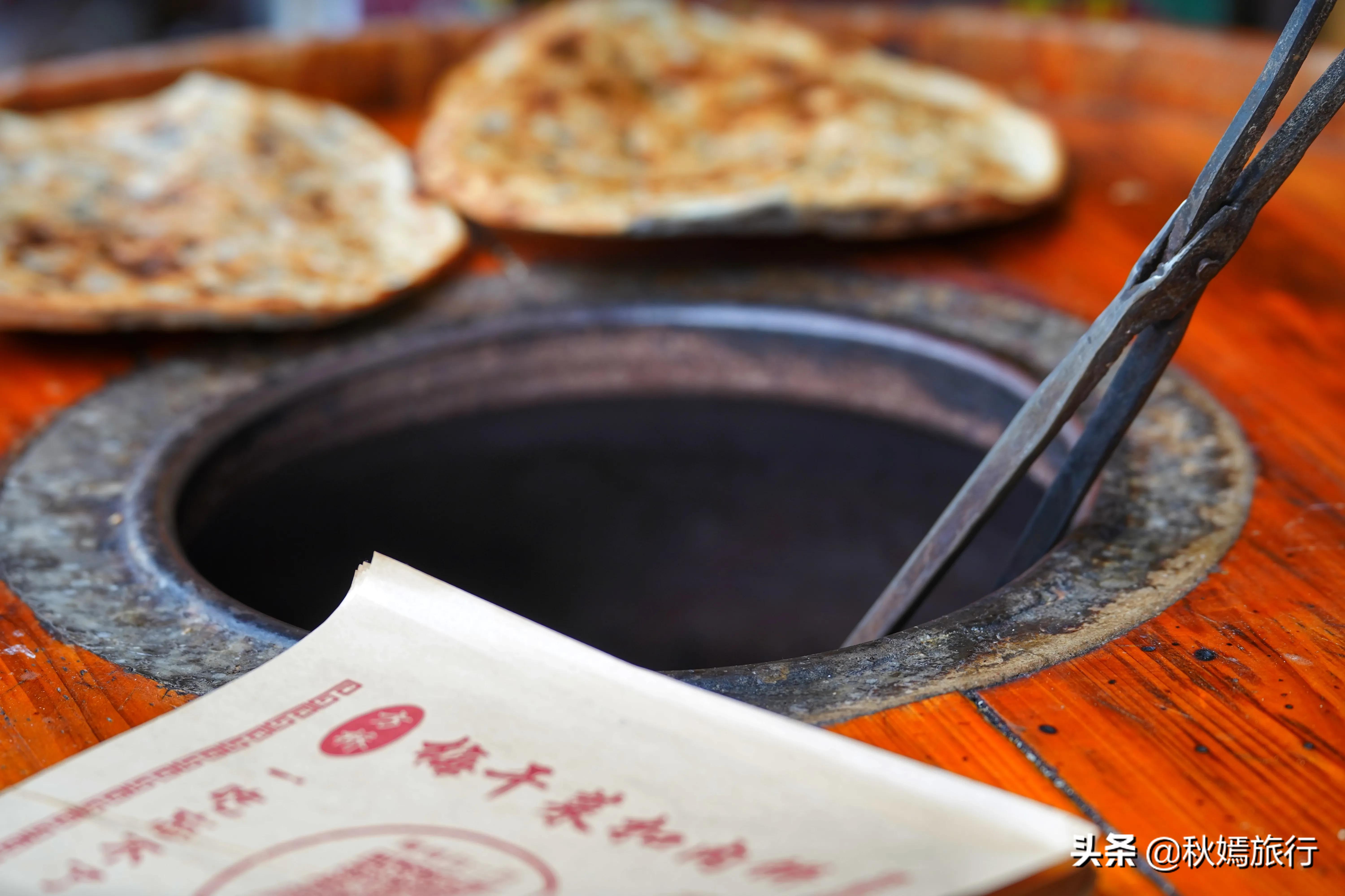 冬游常熟燕园赏蜡梅花，方桥头梅干菜扣肉饼5元一只，顾客盈门