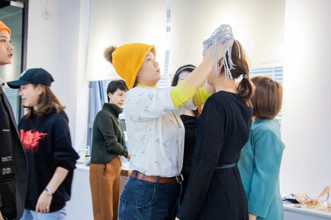 zara也能穿出高级,zara怎么穿出复古感