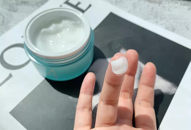 保湿效果好不油腻的平价面霜,月薪护肤品