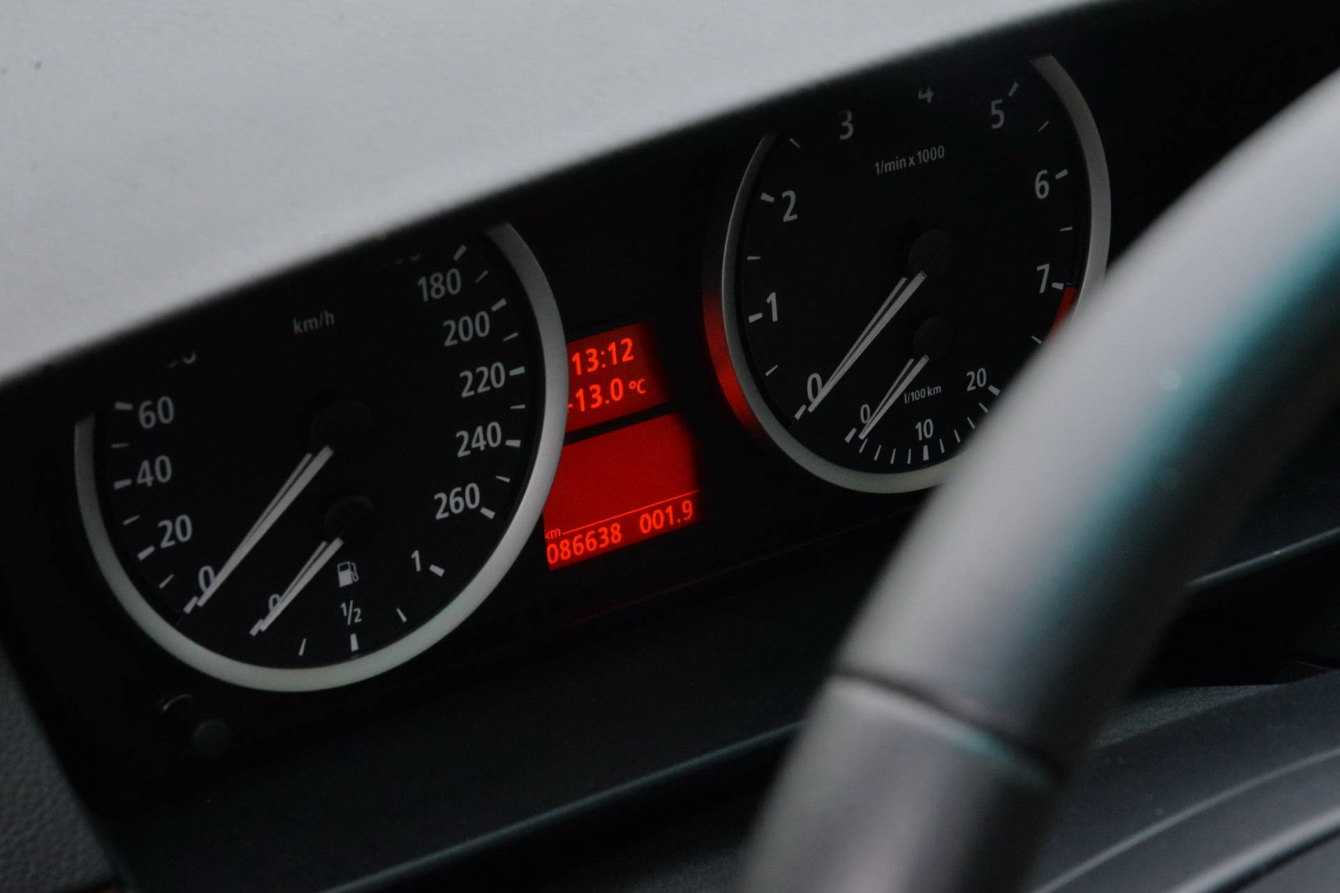 11万出头宝马5系，有电视带冰箱，顺丰小哥难自拔「路试笔记」