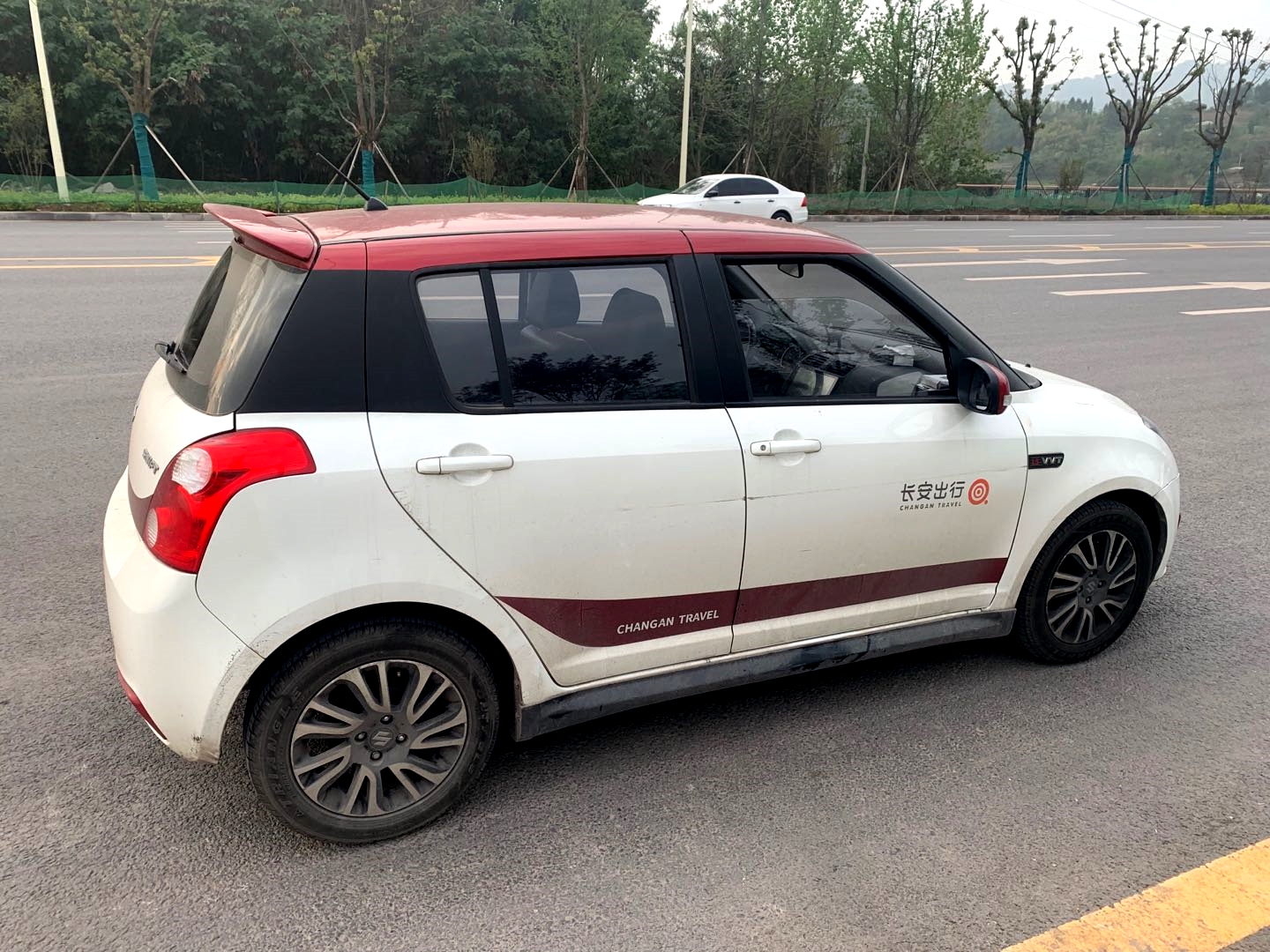 海外试驾2021款铃木雨燕运动版,铃木雨燕动力足颜值高代步首选车