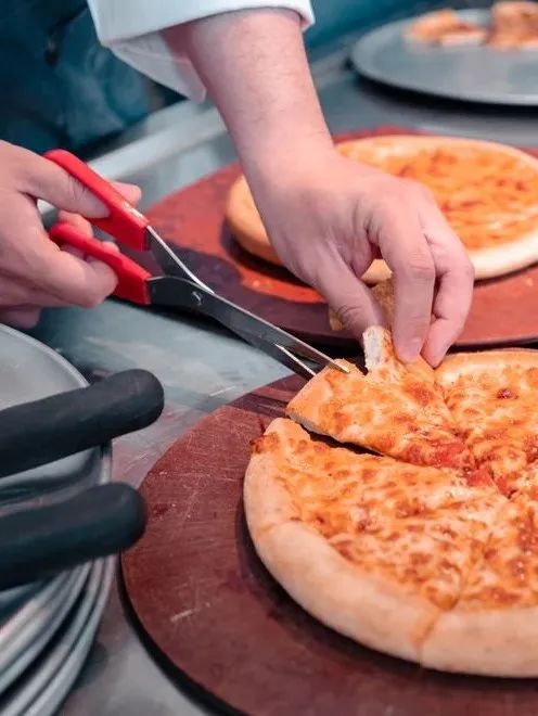 开披萨店需要什么建议,开披萨店都用什么设备