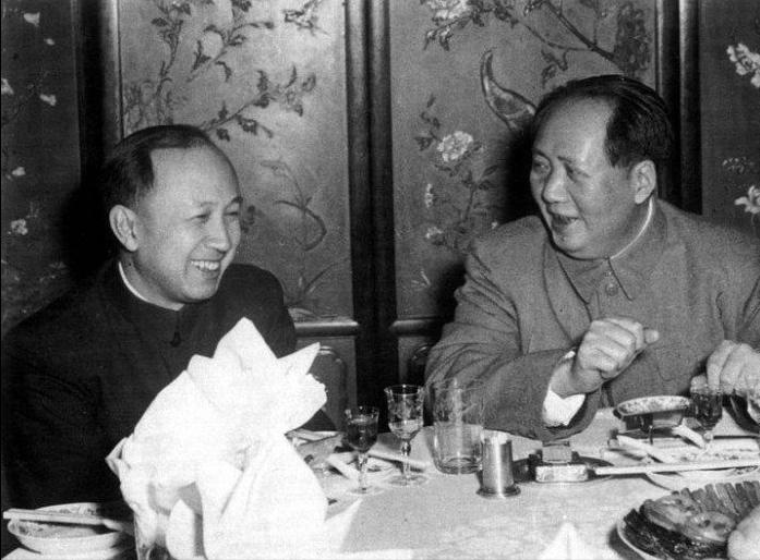 1964年，伟人71岁生日，宴请4位特殊客人，伟人：尾巴翘高了