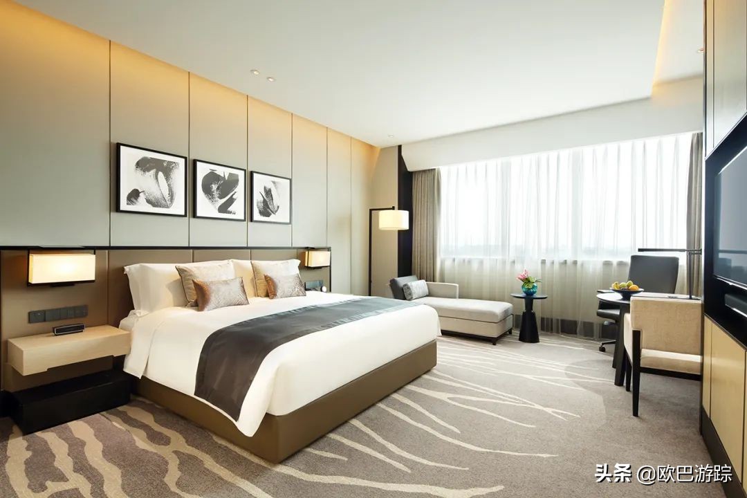 魔都四叶草洲际酒店，享缤纷自助大餐，国庆畅玩快闪啤酒节