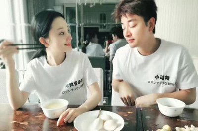 冉莹颖穿10小时高跟鞋，脱鞋后“触目惊心”，女人为了美真是拼了