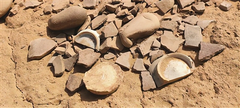 明代万绿湖刻石,河边钓鱼发现古碑