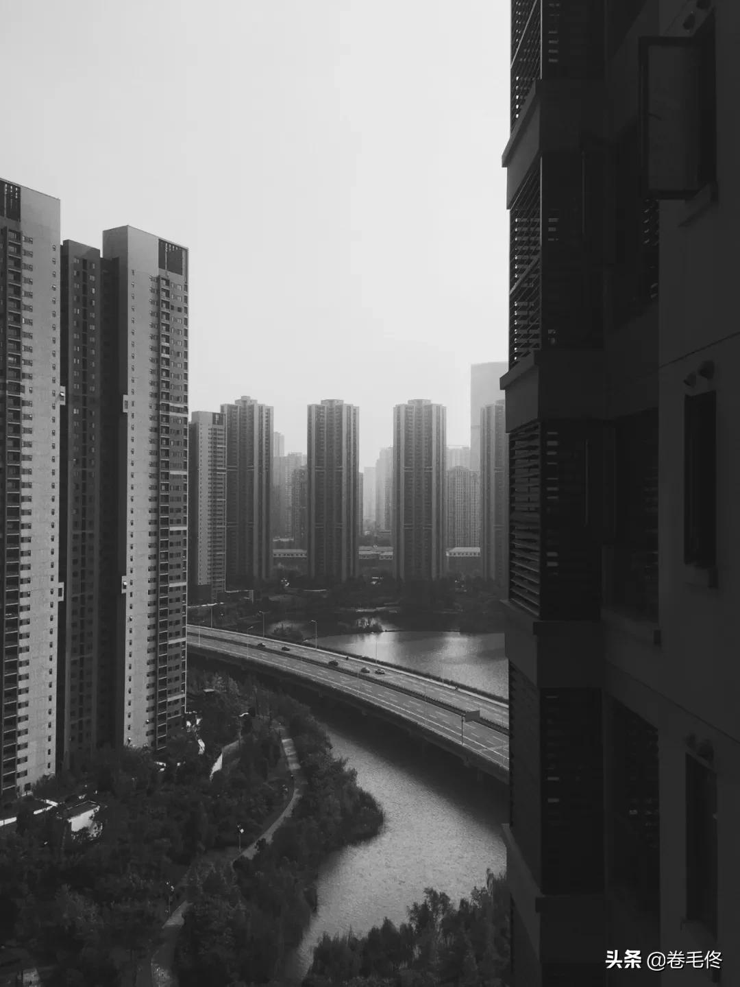 如何拍摄建筑震撼的照片,如何拍出高大建筑和人的照片