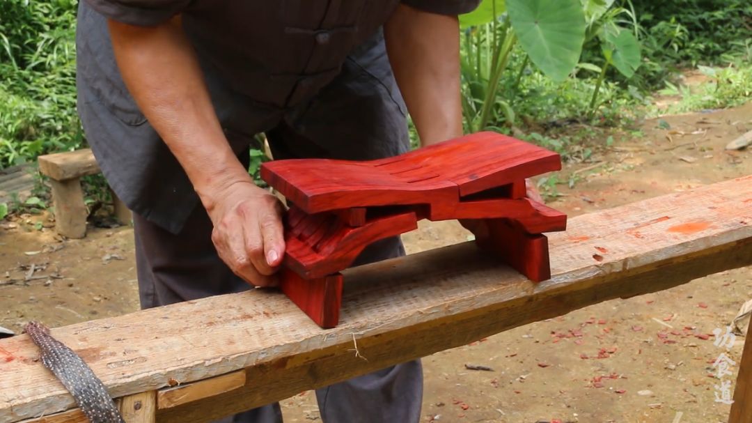山村老人制作鲁班凳惊艳国外,农村老大爷打造传说中的鲁班凳